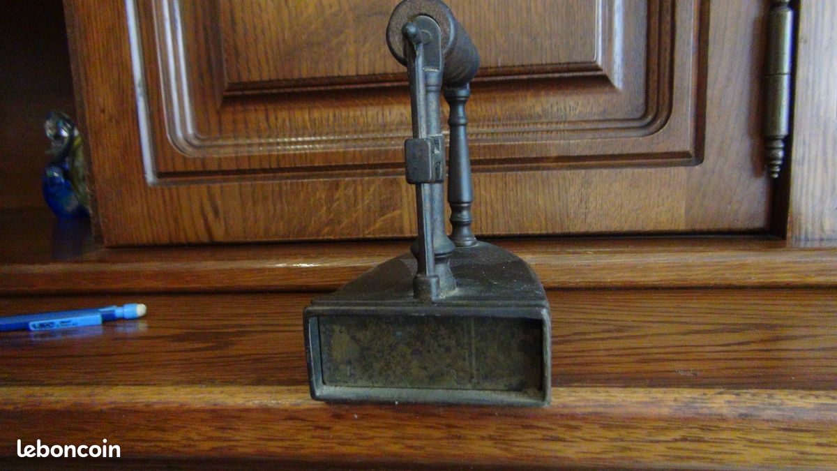ANCIEN FER A REPASSER DE CHAPELIER n°23 PRESSING IRON FERRO STIRO