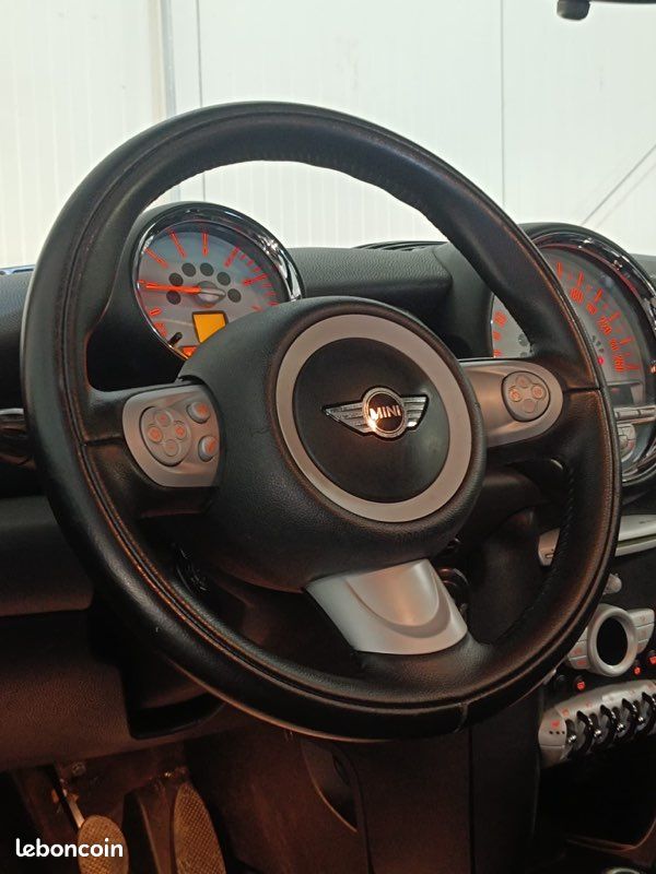đ PROMOTION đ Mini Cooper Diesel âœïž â
Toit ouvrant Panoramique - SiĂšges chauffants đ„ â
ContrÎle technique Ok - Reprise possible de votre véhicule (image 9)