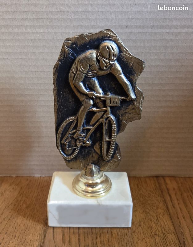 Cycliste en vente - Coupes, trophées | eBay