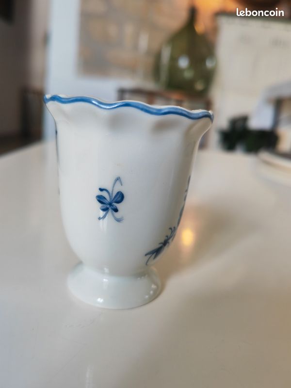 Vase en porcelaine de Chantilly (image 4)