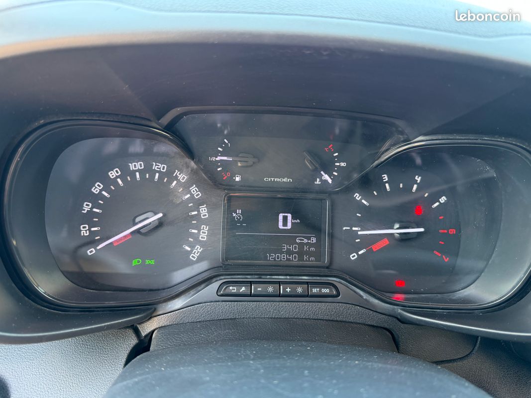 Citroen berlingo 1.6 bluehdi 100 ch club taille m 1ere main galerie (image 9)