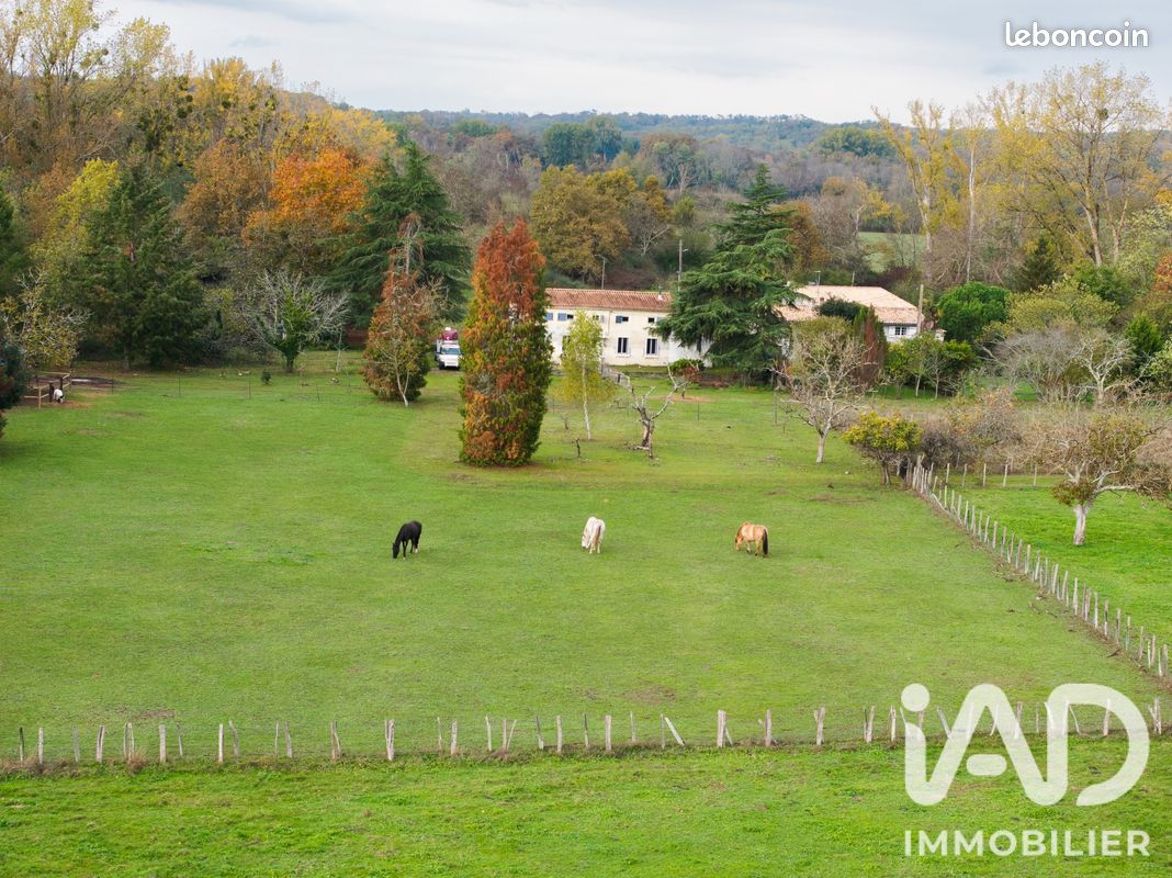 Maison 5 pièces 138 m² · à Sablons · 138 m² · 197 000 €