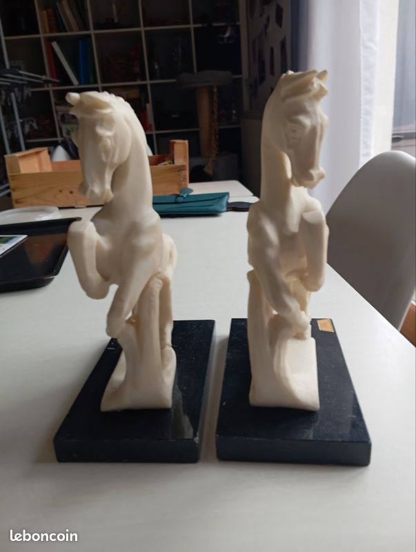 Paire de chevaux serre.livres (image 2)