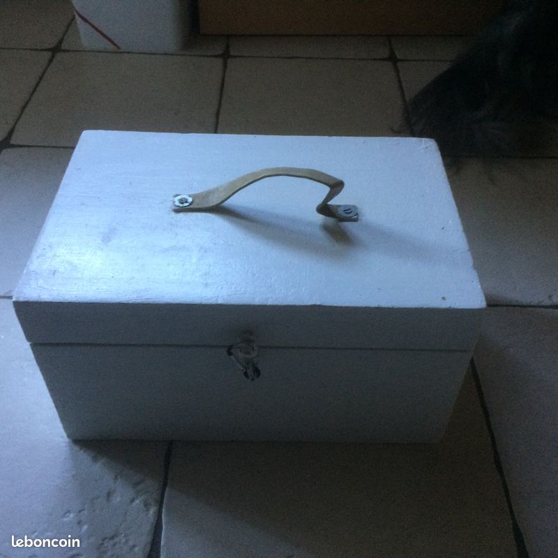 Ancienne BOITE A OUTILS EN BOIS (image 2)