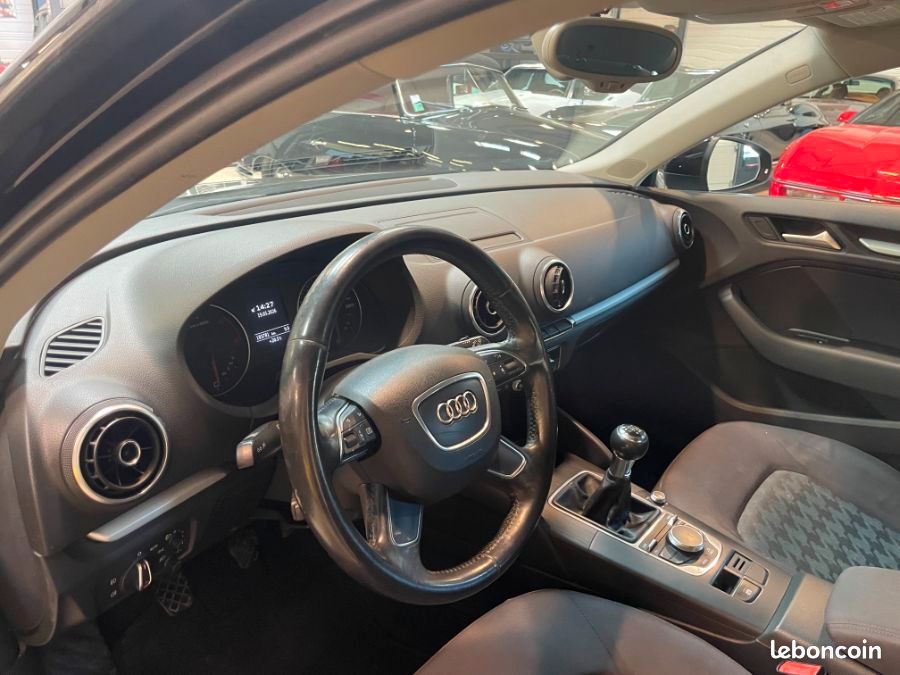 Audi A3 1.6 tdI 105 cv AMBIENTE 105cv 3P BVM (image 13)
