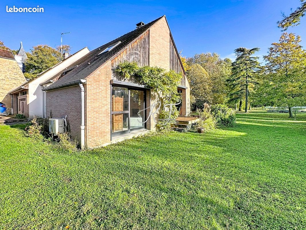 Maison 5 pièces 155 m² · à Jouy-le-Moutier · 155 m² · 429 900 €
