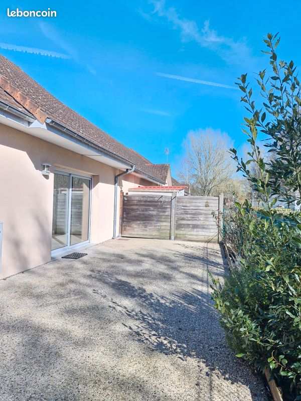 Maison 3 pièces 77 m² · à Charleval · 77 m² · 920 €