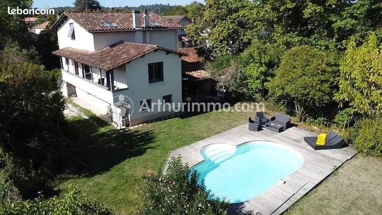 Maison 8 pièces 160 m²