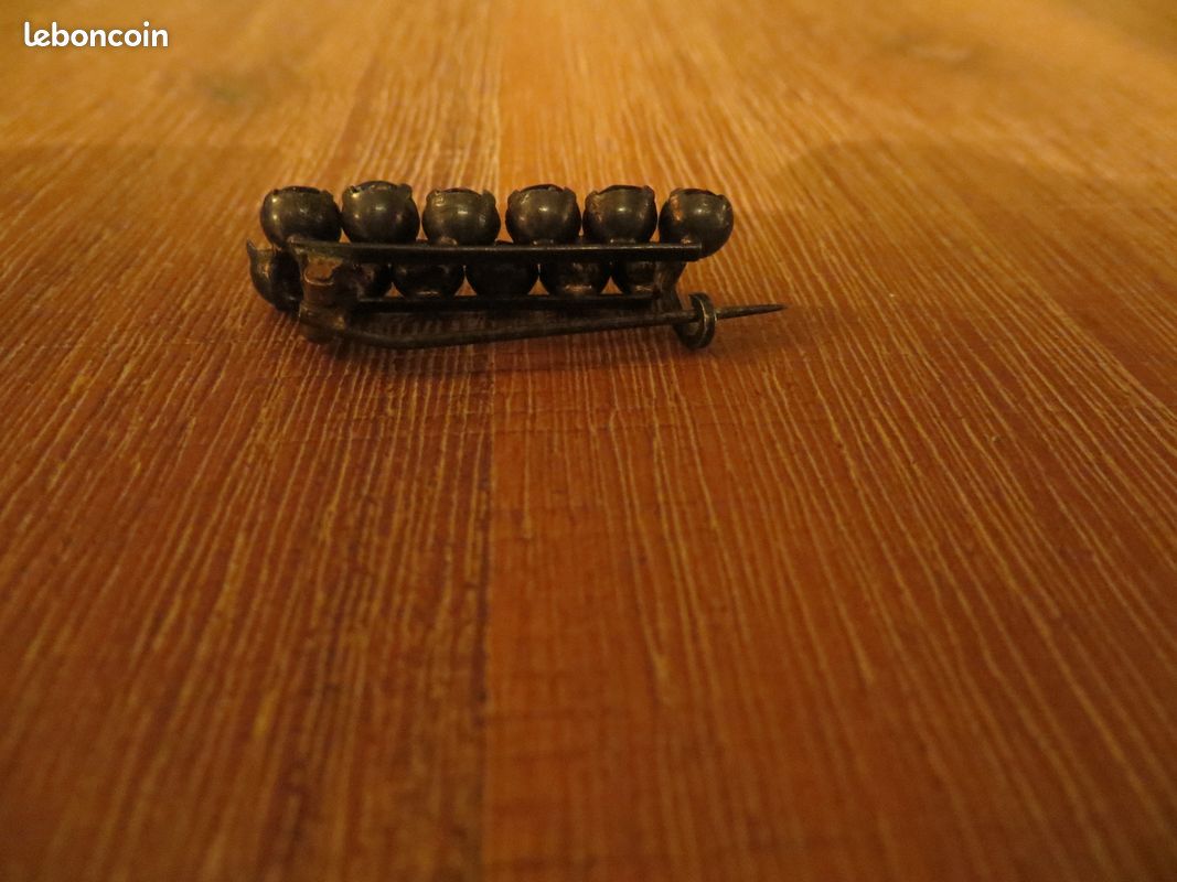Broche épingle argent 1950 pierres noires serties (image 2)