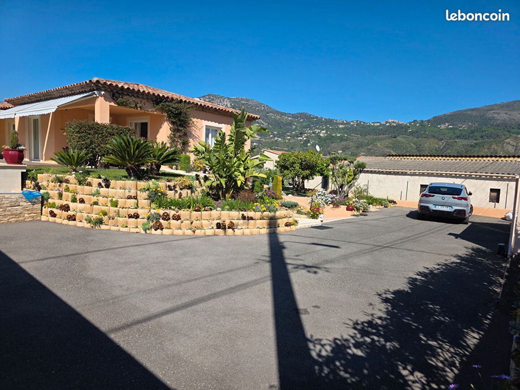 Maison 5 pièces 143 m² · à Carros · 143 m² · 745 000 €