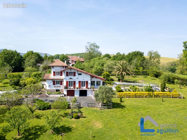 Propriété 11 pièces 265 m²