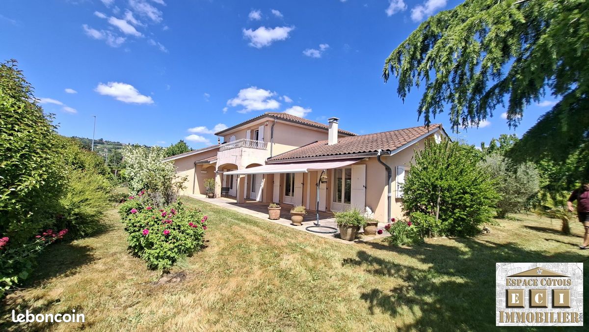 Maison 6 pièces 157 m² · à La Côte-Saint-André · 157 m² · 343 000 €
