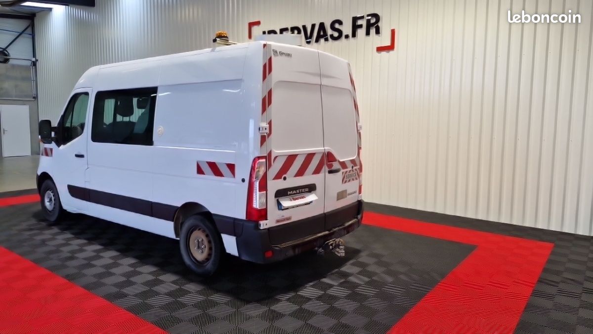Renault Master CABINE APPROFONDIE L2H2 3.5t 2.3 dci 130 GD CONFORT 7 Places (image 4)