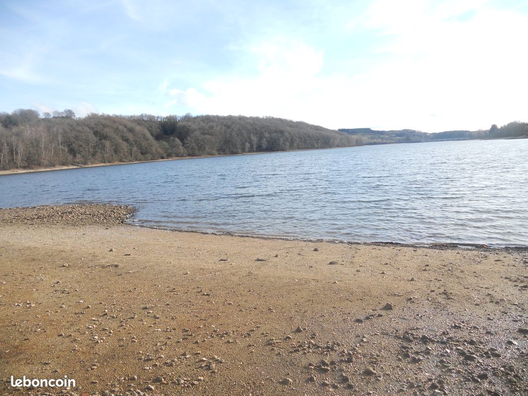 Terrain non constructible lac de Pareloup · à Salles-Curan · 55 000 €