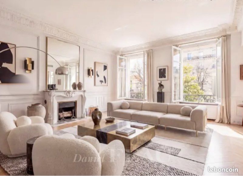 Appartement 7 pièces 153 m² · à Paris · 153 m² · 7 490 €/mois
