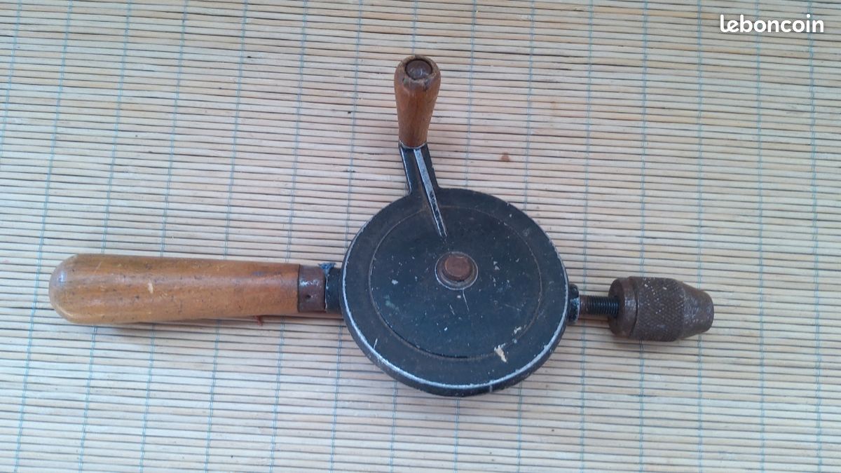 ANCIENNE CHIGNOLE PERCEUSE à main Outil de Métiers EUR 15,00 - FR