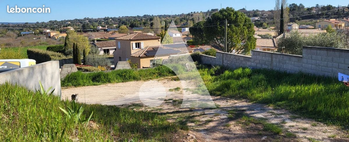 Terrain 442 m² · à Saint-Maximin-la-Sainte-Baume · 442 m² · 160 000 €