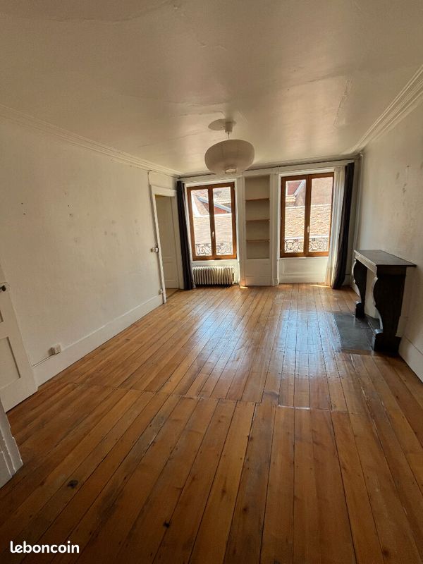 Appartement 1 pièce 43 m² · à Besançon · 43 m² · 485 €