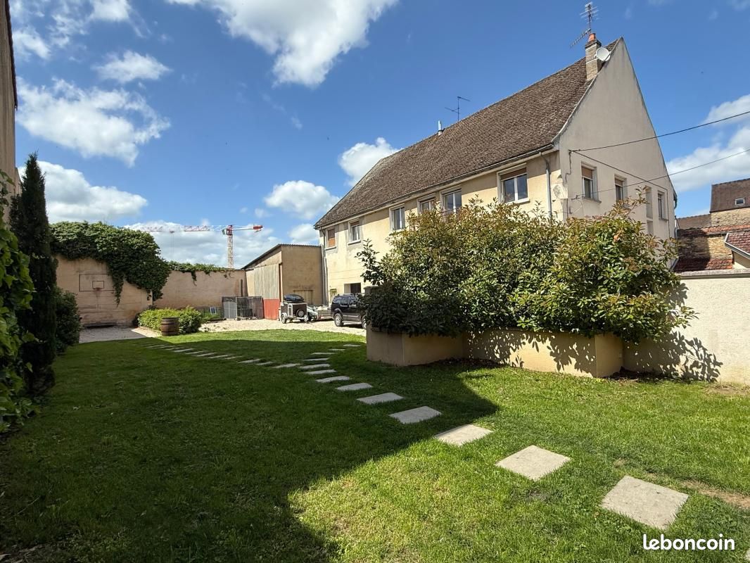 Immeuble 6 pièces 500 m² · à Beaune · 500 m² · 1 345 000 €