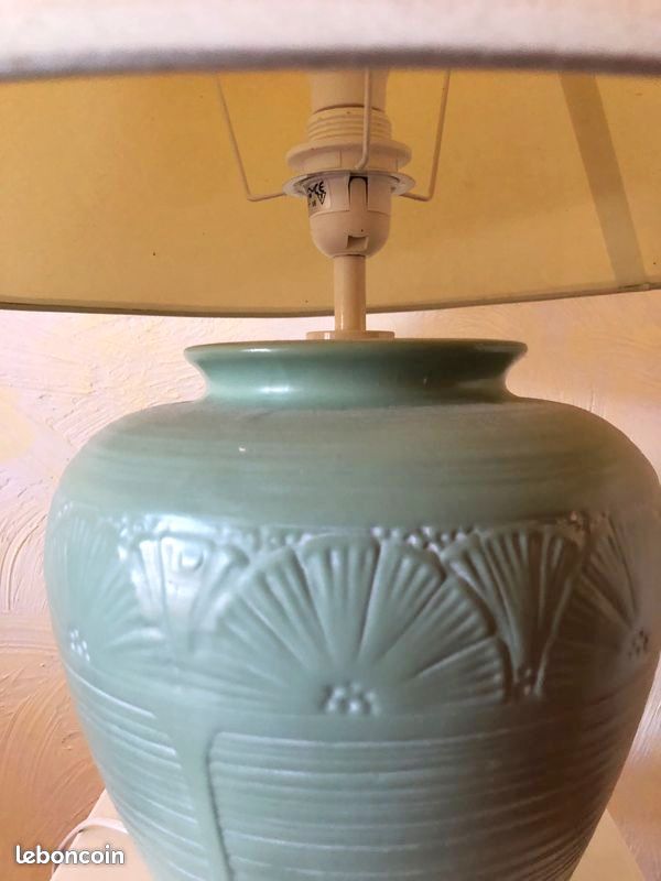 Lampe Vintage Élégante – Vert d’Eau & Détails Floraux (image 2)