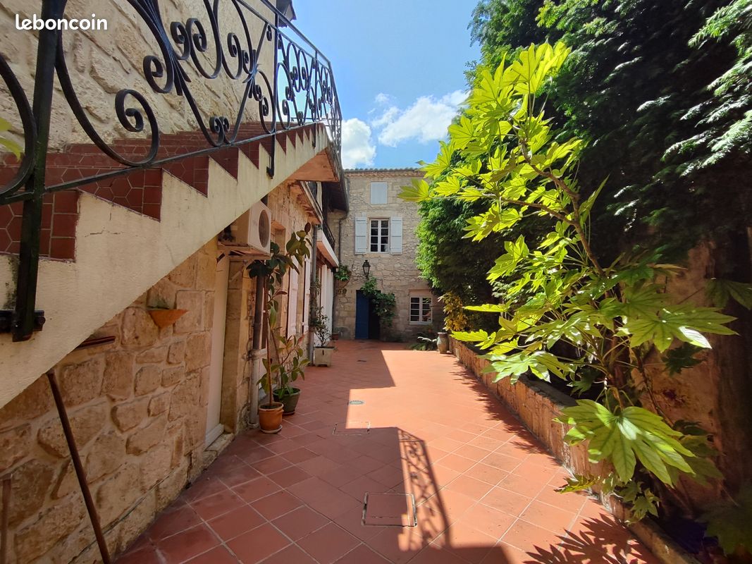 Maison 9 pièces 288 m² · à Condom · 288 m² · 160 000 €