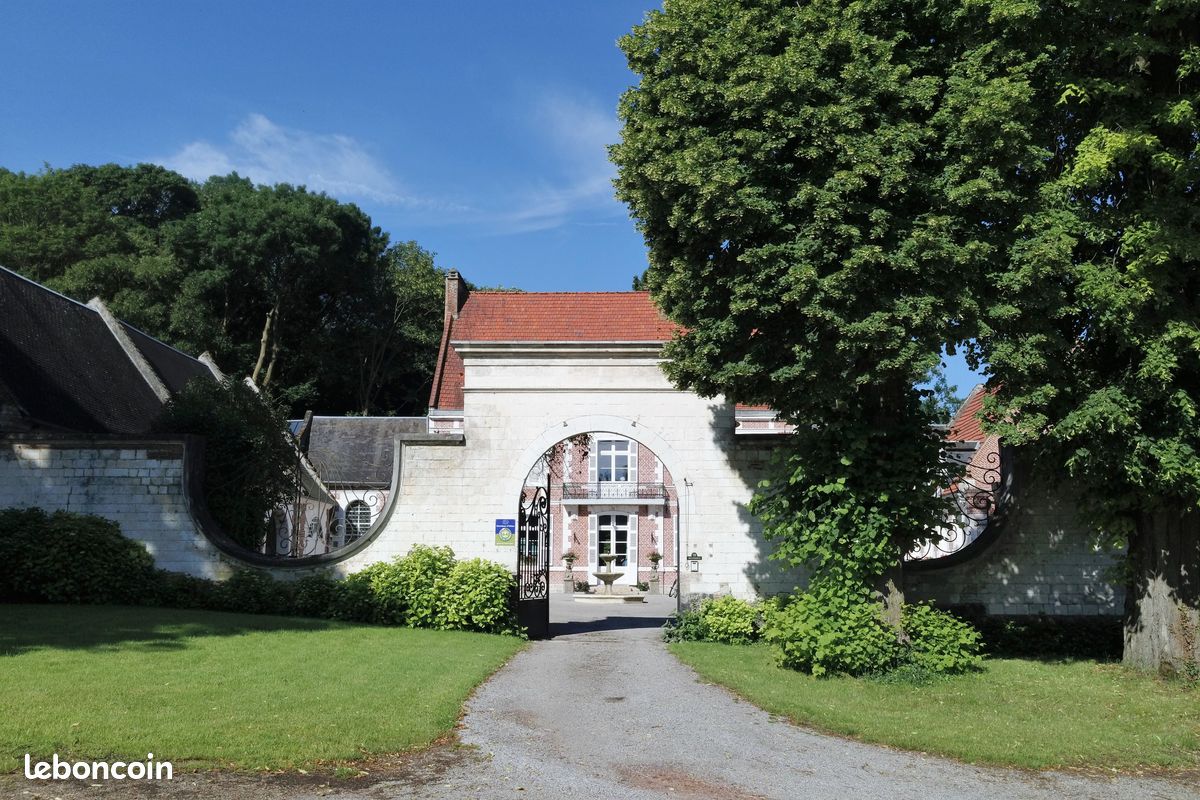 Maison 12 pièces 500 m² · à Rivière · 500 m² · 998 000 €