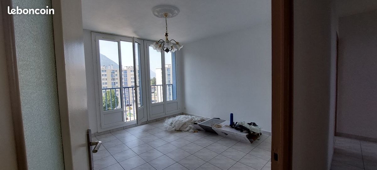 Appartement 5 pièces 70 m² · à Fontaine · 70 m² · 840 €