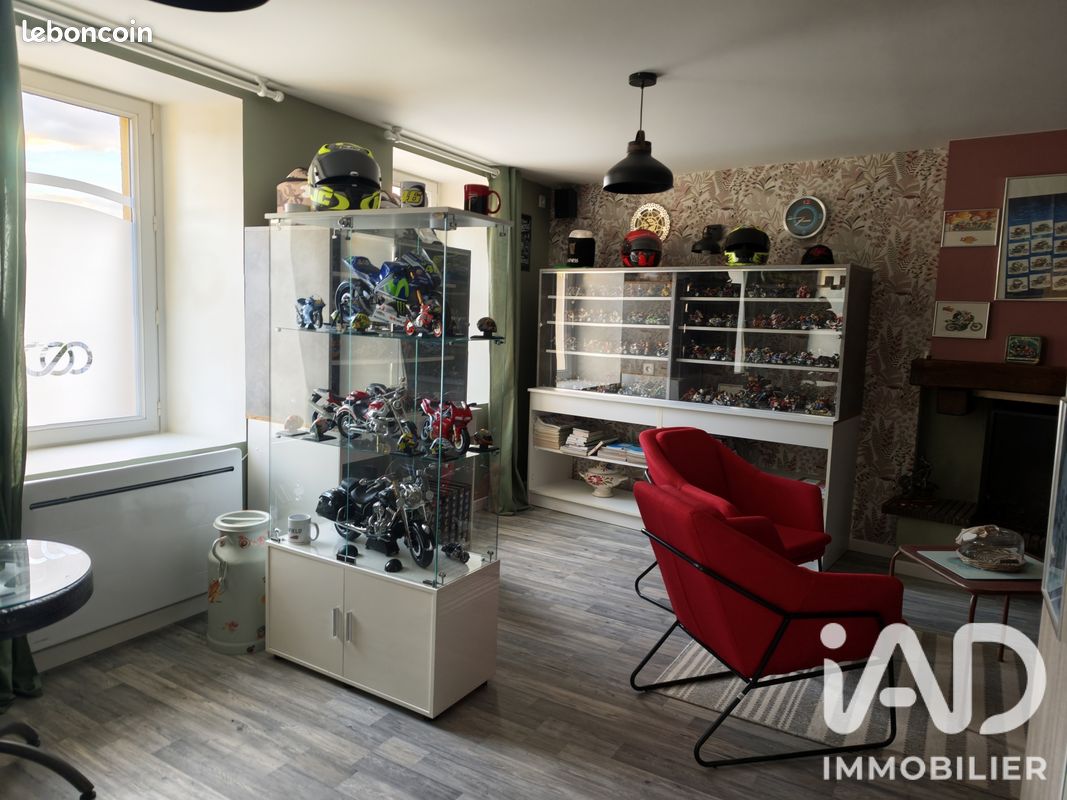 Maison 11 pièces 217 m² · à Saint-Dolay · 217 m² · 380 000 €