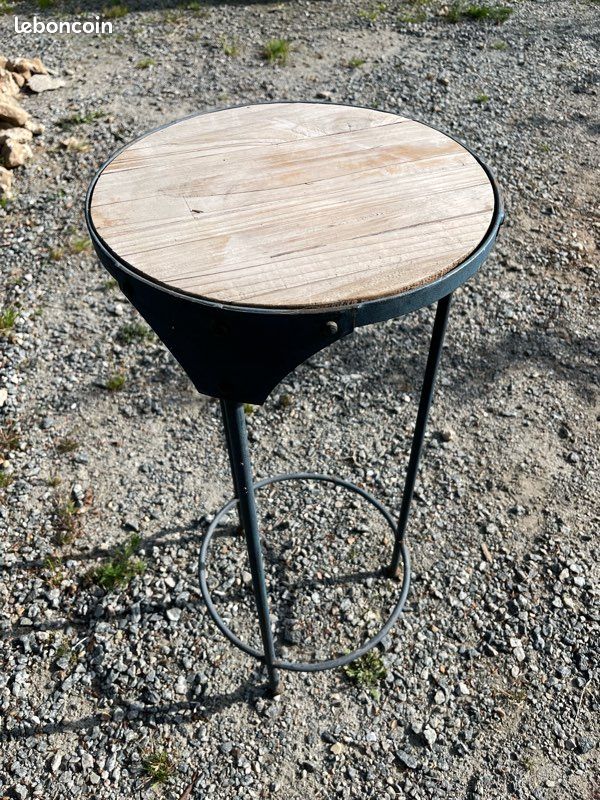 Tabouret acier (image 1)