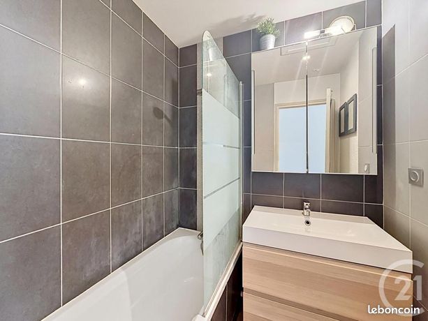 Appartement 2 pièces 50 m² — 12