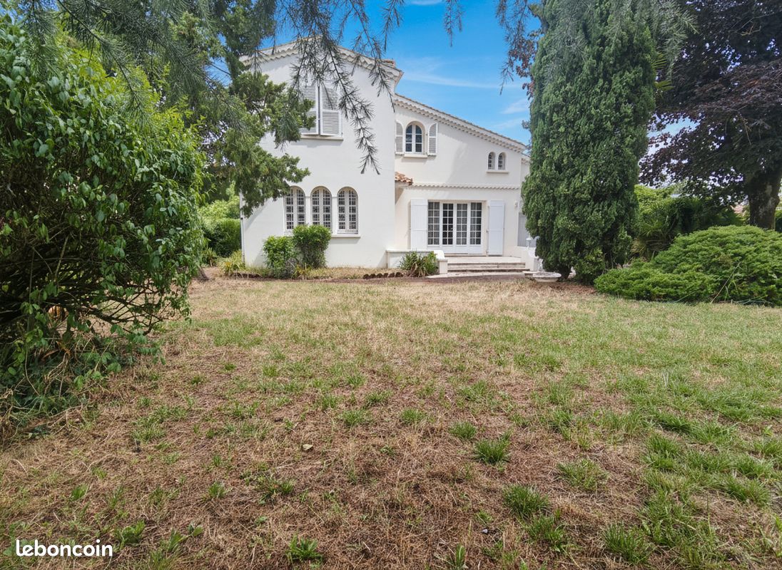Maison 6 pièces 157 m² · à Angoulême · 157 m² · 269 850 €