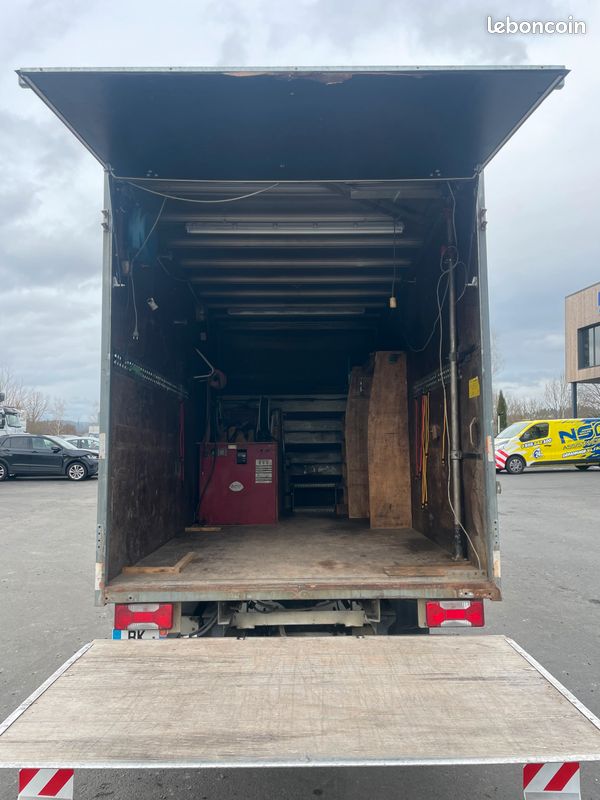 Iveco daily caisse hayon 5t2 (image 4)