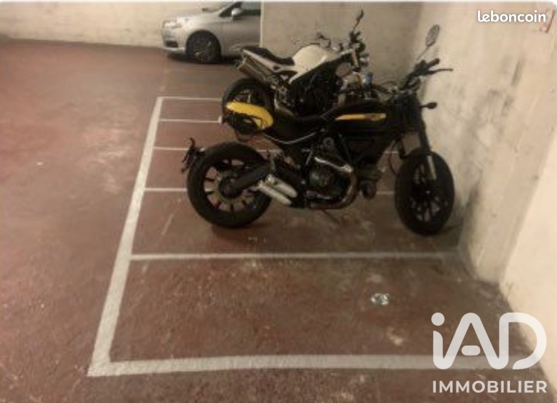 Parking 10 m² · à Paris · 10 m² · 45 000 €