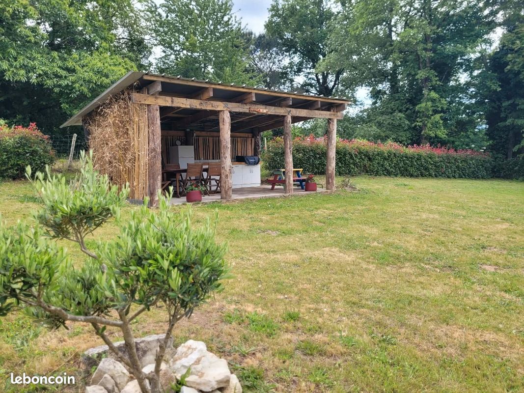 Maison 10 pièces 140 m² · aux Lèches · 140 m² · 230 000 €