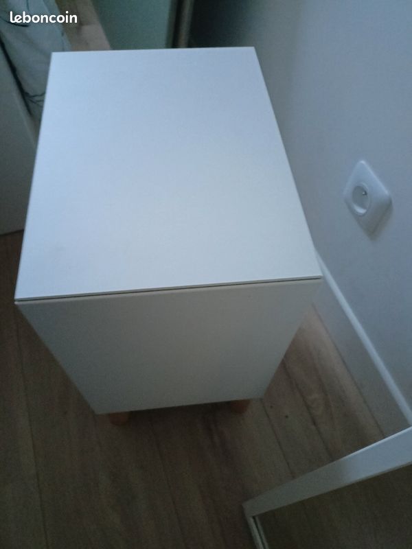 Table de chevet (image 2)