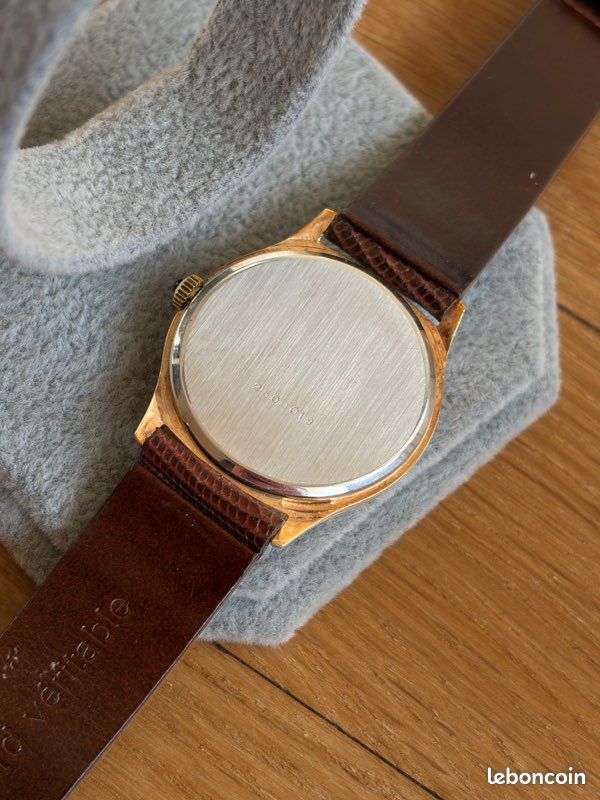 Montre Ancienne Rectangulaire LORA En Or Plaqué - Mécanique Manuelle - Très Bon état