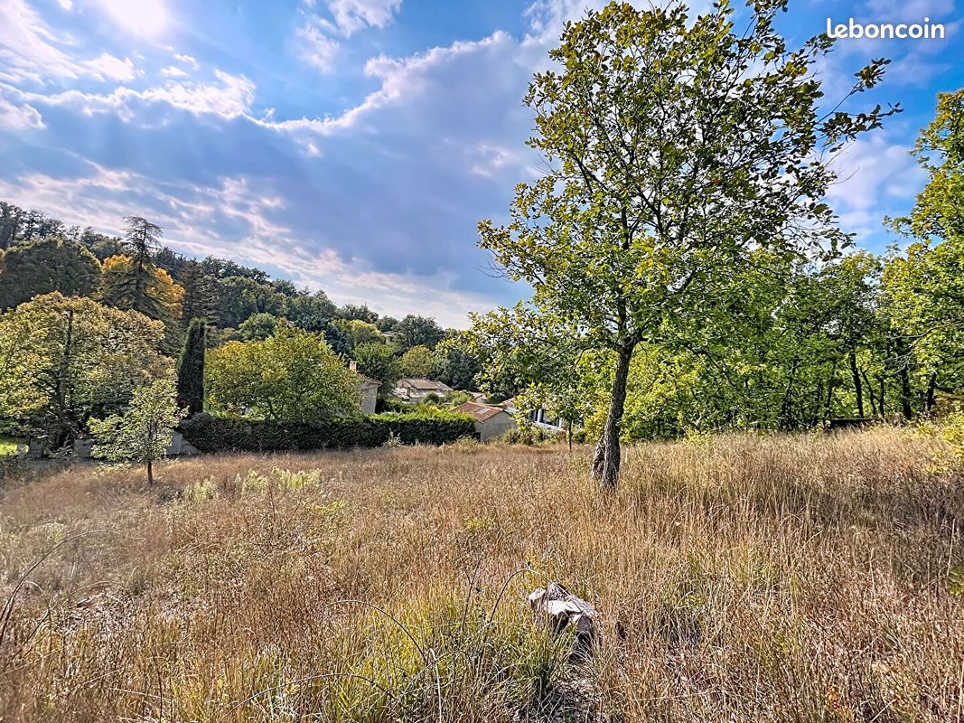 Terrain 1854 m² · à Montagnac-Montpezat · 1 854 m² · 88 000 €