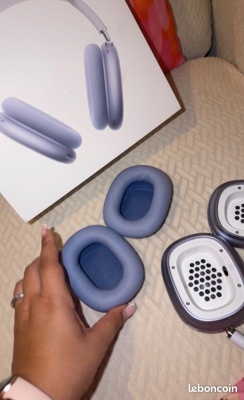 AirPods Max apple (image 2)