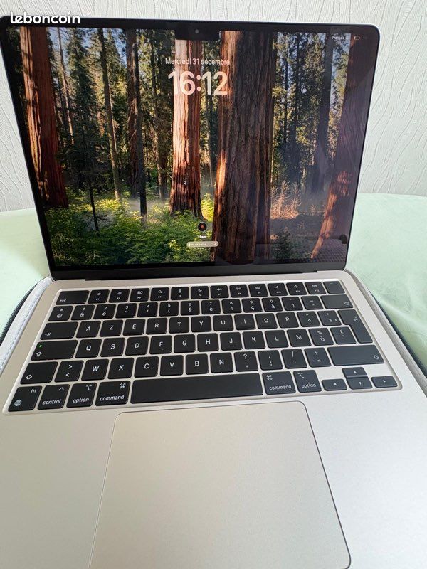 Ordinateur MacBook M2 Excellent état +Protection transparent Avant Arriere +Sacoche (image 2)