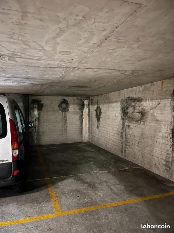 Parking 14 m² · à Paris · 14 m² · 18 500 €