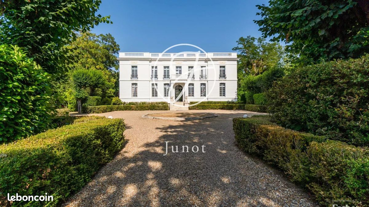 Maison 12 pièces 400 m² · à Anet · 400 m² · 2 050 000 €