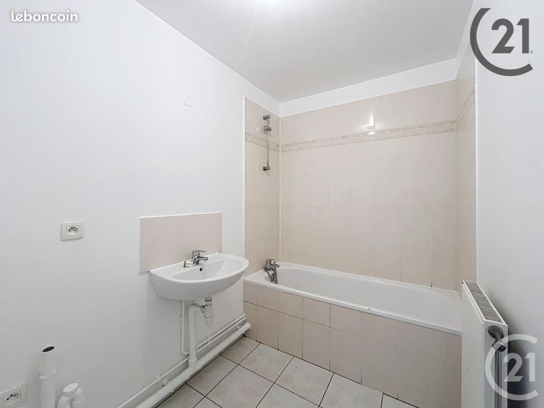 Appartement a louer brie-comte-robert - 3 pièce(s) - 57 m2 - Surfyn