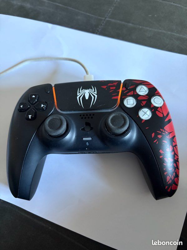 Manette PS5 DualSense Spider-Man 2 Limited Edition - HS / Pour pièces prix fixe vendue seule sans rien (image 1)