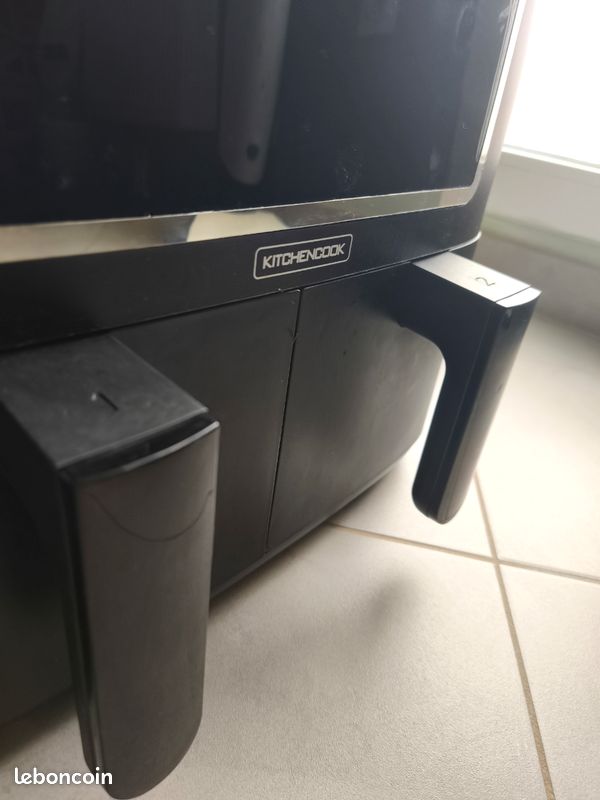 Air fryer (image 1)