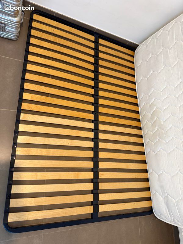 Sommier à talles et matelas 140/190 (image 1)