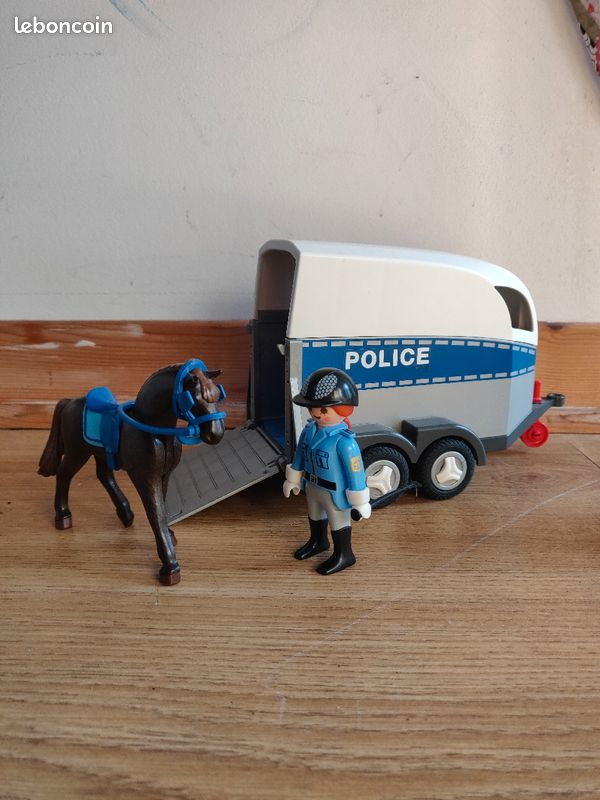 Van de police (image 2)
