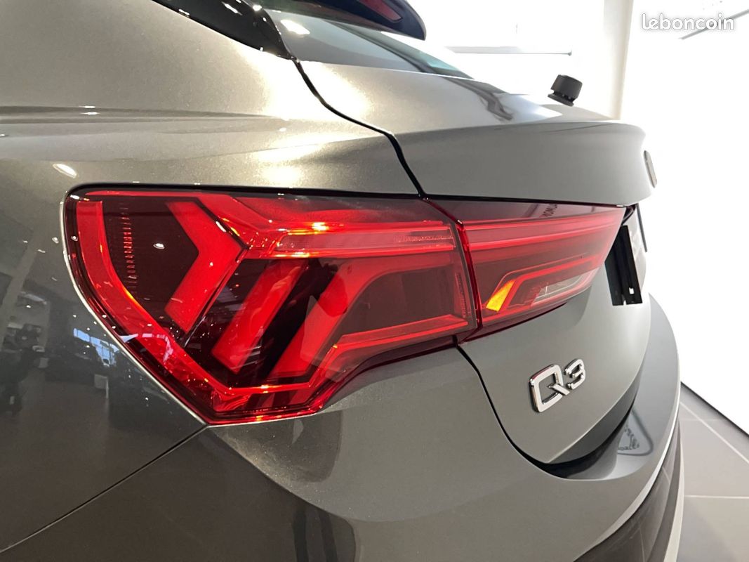 AUDI Q3 Sportback 45 TFSIe 245 ch S tronic 6 S line (image 23)