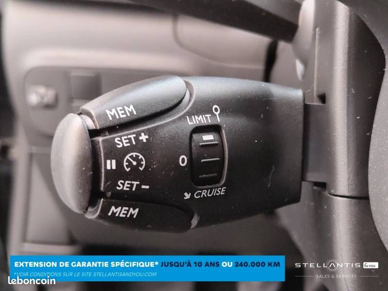 Citroën C3 BlueHDi 100 S&S BVM6 Shine Pack (image 22)
