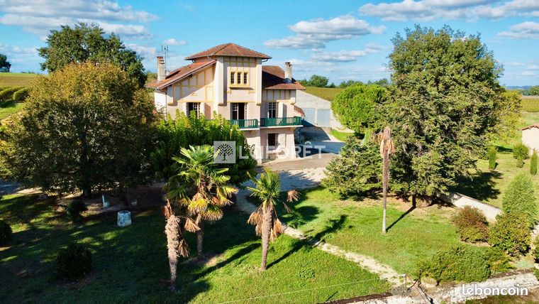 Propriété 9 pièces 320 m²