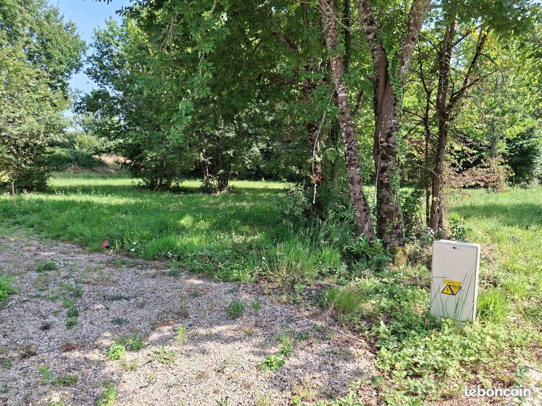 Terrain 979 m² Casteljaloux · 40 000 €